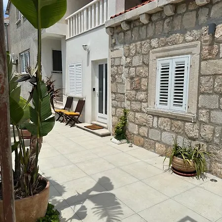 بيت ضيافة Lomara 3*