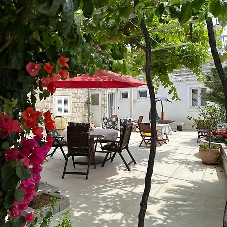 Guest house Lomara 3*