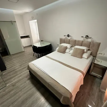 Lomara Guest house