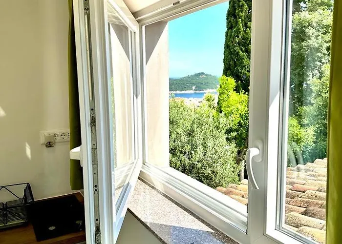 招待所 罗马拉公寓 3*