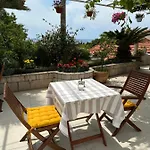 Lomara Gostinjska kuća